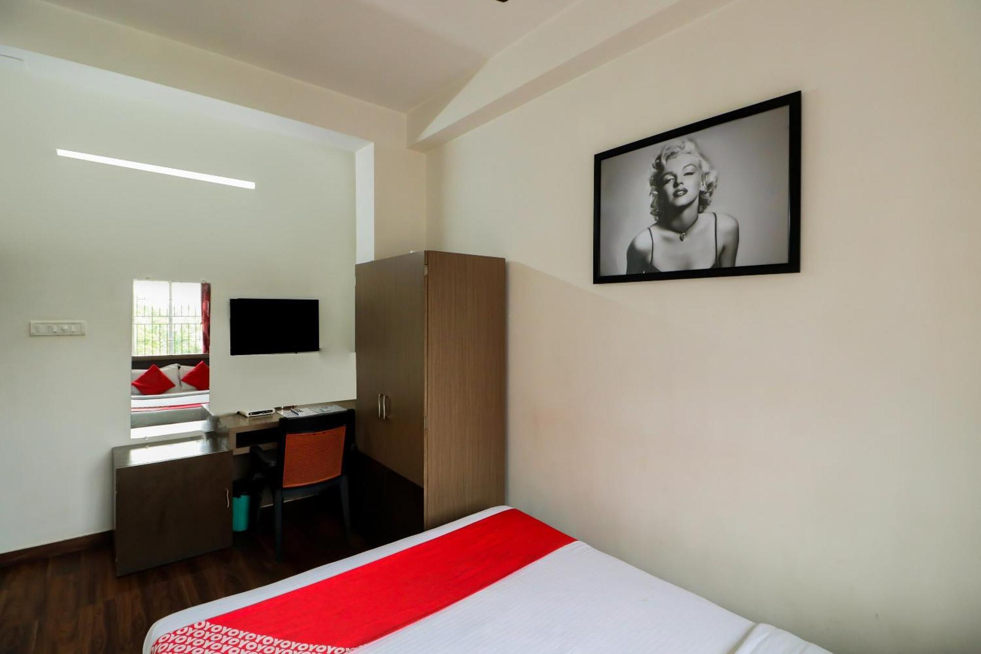 Oyo Flagship 1805 Hotel Star Delight Panchuria Kültér fotó